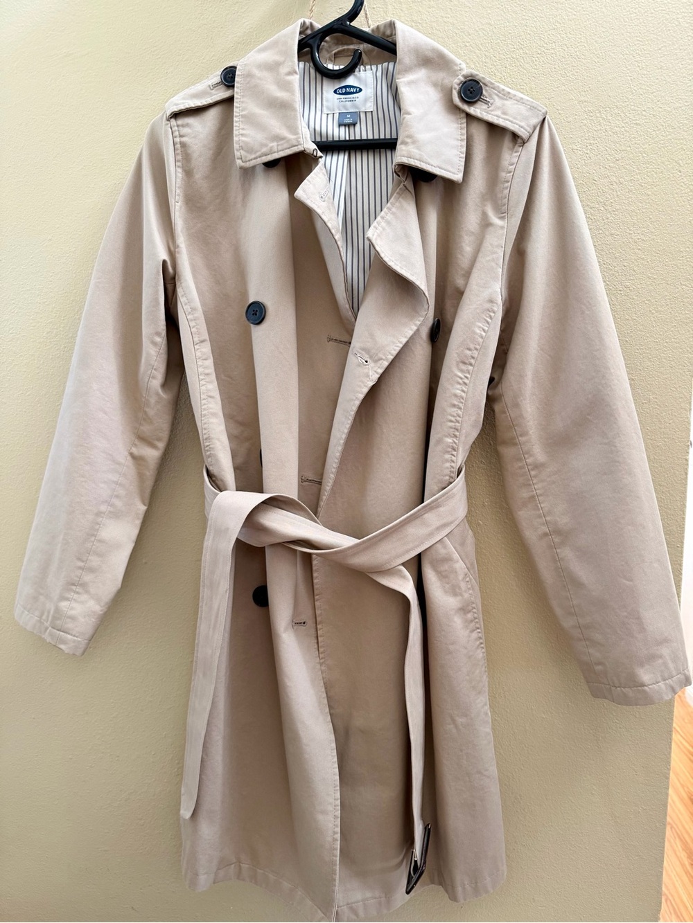 Unused Old Navy Beige Women's Trench Coat with Belt,  Size M , Made in Vietnam